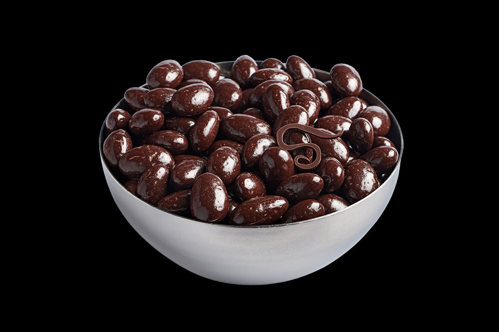 Amandes enrobées de chocolat noir