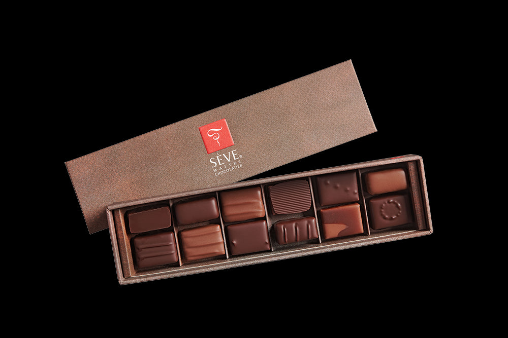 Boîte de chocolats noirs et lait