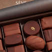 Boîte de bonbons de chocolat noir et lait – Ballotin artisanal Sève