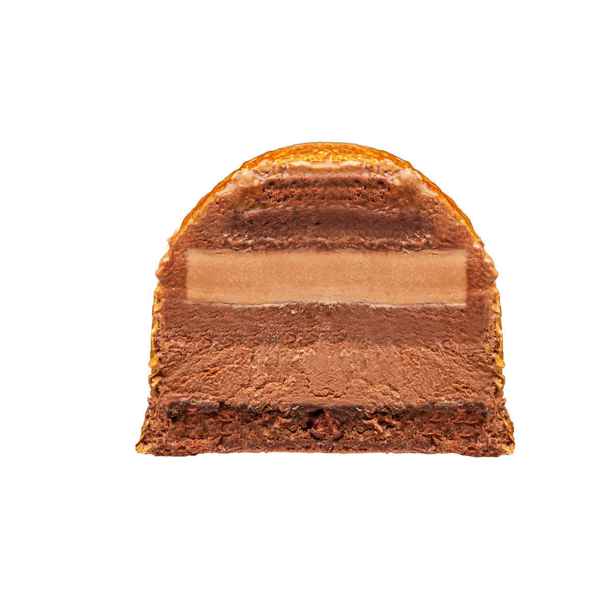 Coupe de la bûche de Noël Sabisand de la Maison Sève avec son cœur de caramel au beurre salé
