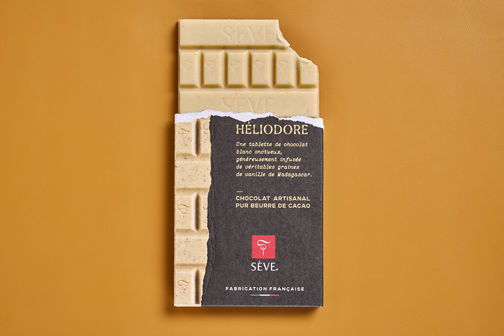 Tablette-Heliodore-croquee-ambiance-2025-Seve-Ph-Jalin.png